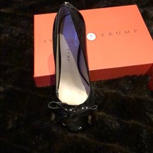 Ivanka Trump black pump